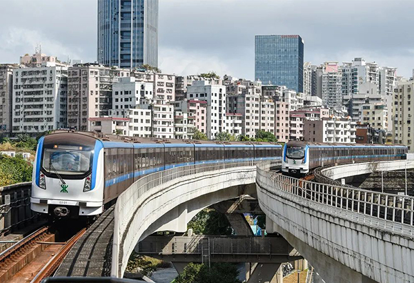 深圳地铁5号线：秦安科技